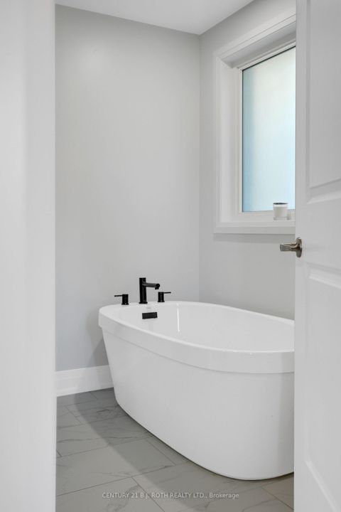 Photo 23 at 99 FRANKLIN Trail, Holly, Barrie