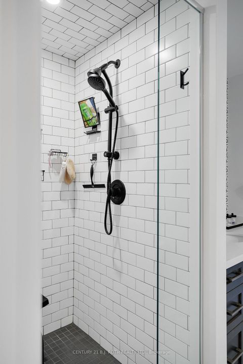 Photo 24 at 99 FRANKLIN Trail, Holly, Barrie