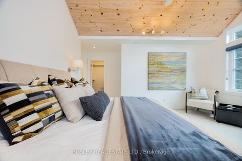 Photo 18 at 112 Brentcliffe Road, Leaside, Toronto