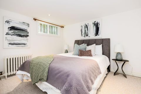 Photo 31 at 112 Brentcliffe Road, Leaside, Toronto