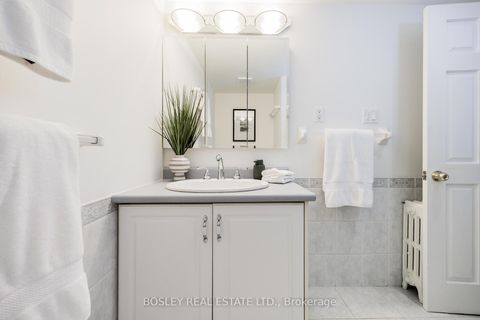 Photo 32 at 112 Brentcliffe Road, Leaside, Toronto