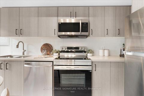 Photo 3 at 306 - 3427 Sheppard Avenue E, Sullivan, Toronto