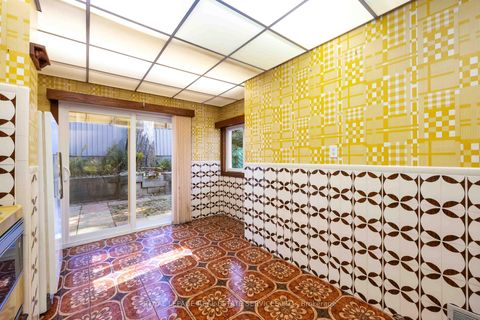 Photo 12 at 43 Mount Royal Avenue, Wychwood, Toronto