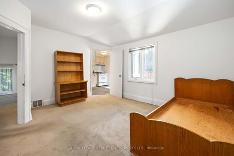Photo 13 at 43 Mount Royal Avenue, Wychwood, Toronto