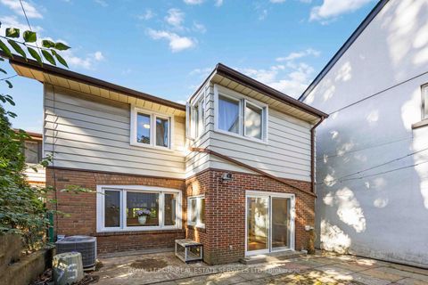 Photo 28 at 43 Mount Royal Avenue, Wychwood, Toronto