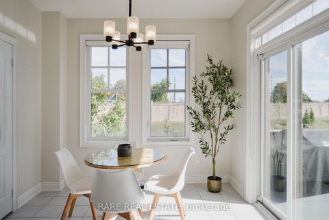 Photo 6 at 35 - 10 Porter Avenue W, West Woodbridge, Vaughan