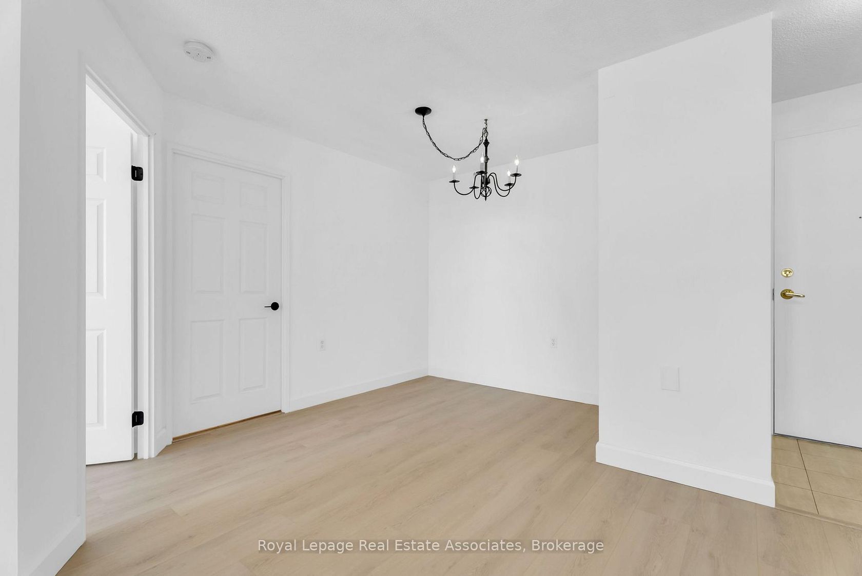 Photo 9 at 501 - 555 Wilson Heights Boulevard, Clanton Park, Toronto Photo 9 at 501 - 555 Wilson Heights Boulevard, Clanton Park, Toronto
