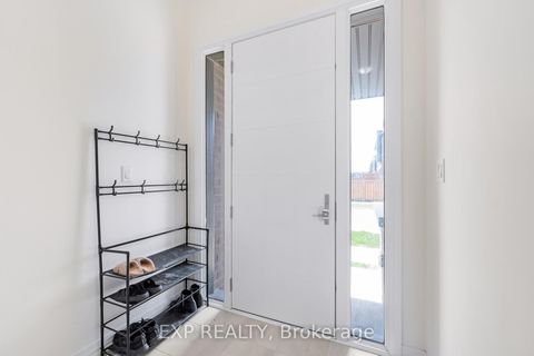 Photo 2 at 122 Turnberry Lane, Painswick South, Barrie