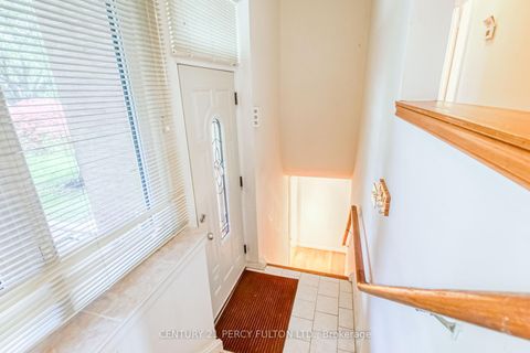 Photo 3 at 73 Berkinshaw Crescent, Don Mills, Toronto