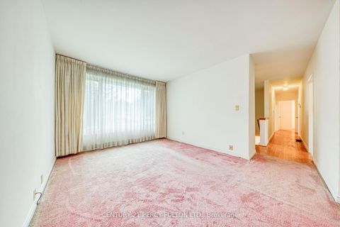 Photo 5 at 73 Berkinshaw Crescent, Don Mills, Toronto