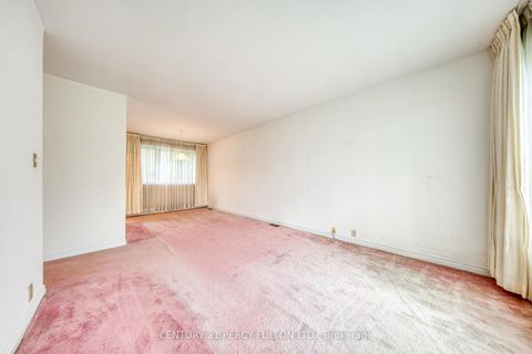 Photo 7 at 73 Berkinshaw Crescent, Don Mills, Toronto