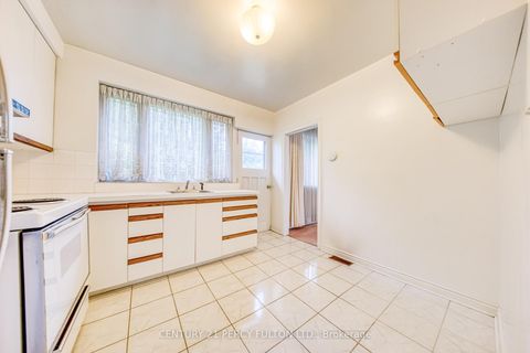Photo 9 at 73 Berkinshaw Crescent, Don Mills, Toronto Photo 9 at 73 Berkinshaw Crescent, Don Mills, Toronto