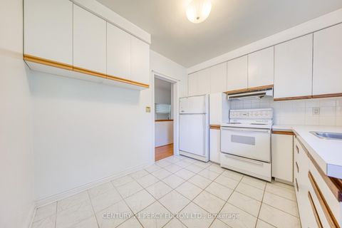Photo 11 at 73 Berkinshaw Crescent, Don Mills, Toronto