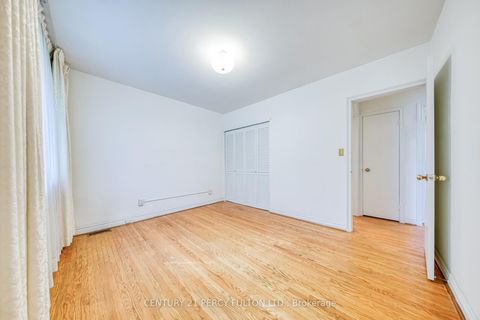 Photo 13 at 73 Berkinshaw Crescent, Don Mills, Toronto