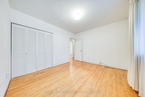 Photo 14 at 73 Berkinshaw Crescent, Don Mills, Toronto