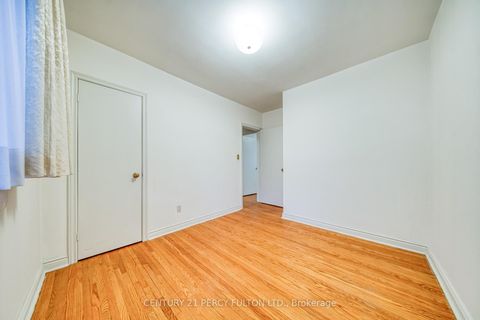 Photo 17 at 73 Berkinshaw Crescent, Don Mills, Toronto Photo 17 at 73 Berkinshaw Crescent, Don Mills, Toronto