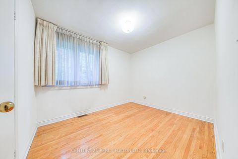 Photo 18 at 73 Berkinshaw Crescent, Don Mills, Toronto