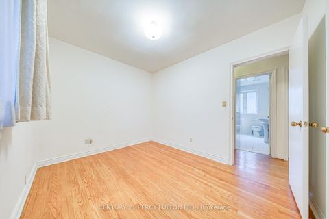 Photo 19 at 73 Berkinshaw Crescent, Don Mills, Toronto