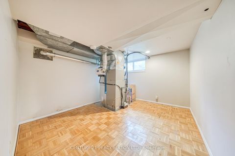 Photo 25 at 73 Berkinshaw Crescent, Don Mills, Toronto