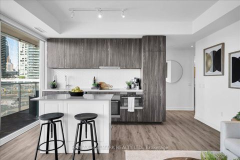 Photo 1 at 311 - 15 Queens Quay E, Waterfront Communities C8, Toronto