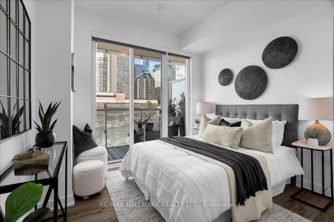 Photo 14 at 311 - 15 Queens Quay E, Waterfront Communities C8, Toronto