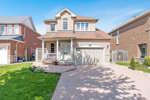 Photo 1 at 1244 Mary-Lou Street, Alcona, Innisfil