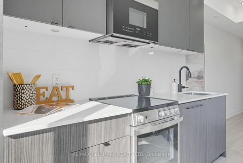 Photo 8 at 513 - 2369 Danforth Avenue, Danforth, Toronto