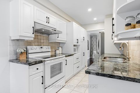 Photo 7 at 217 - 29 Scenic Mill Way, Windfields, Toronto