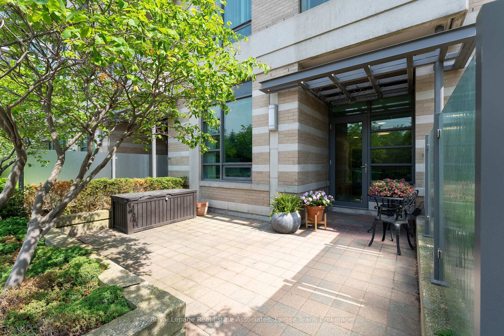 102 - 225 Sherway Gardens Road, City Centre West, Toronto 102 - 225 Sherway Gardens Road, City Centre West, Toronto