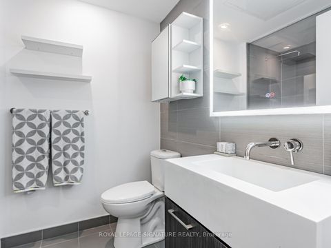 Photo 22 at 418 - 560 King Street W, Waterfront Communities C1, Toronto