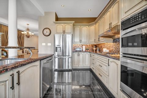 Photo 14 at 11 Cameo Drive, Rouge Woods, Richmond Hill