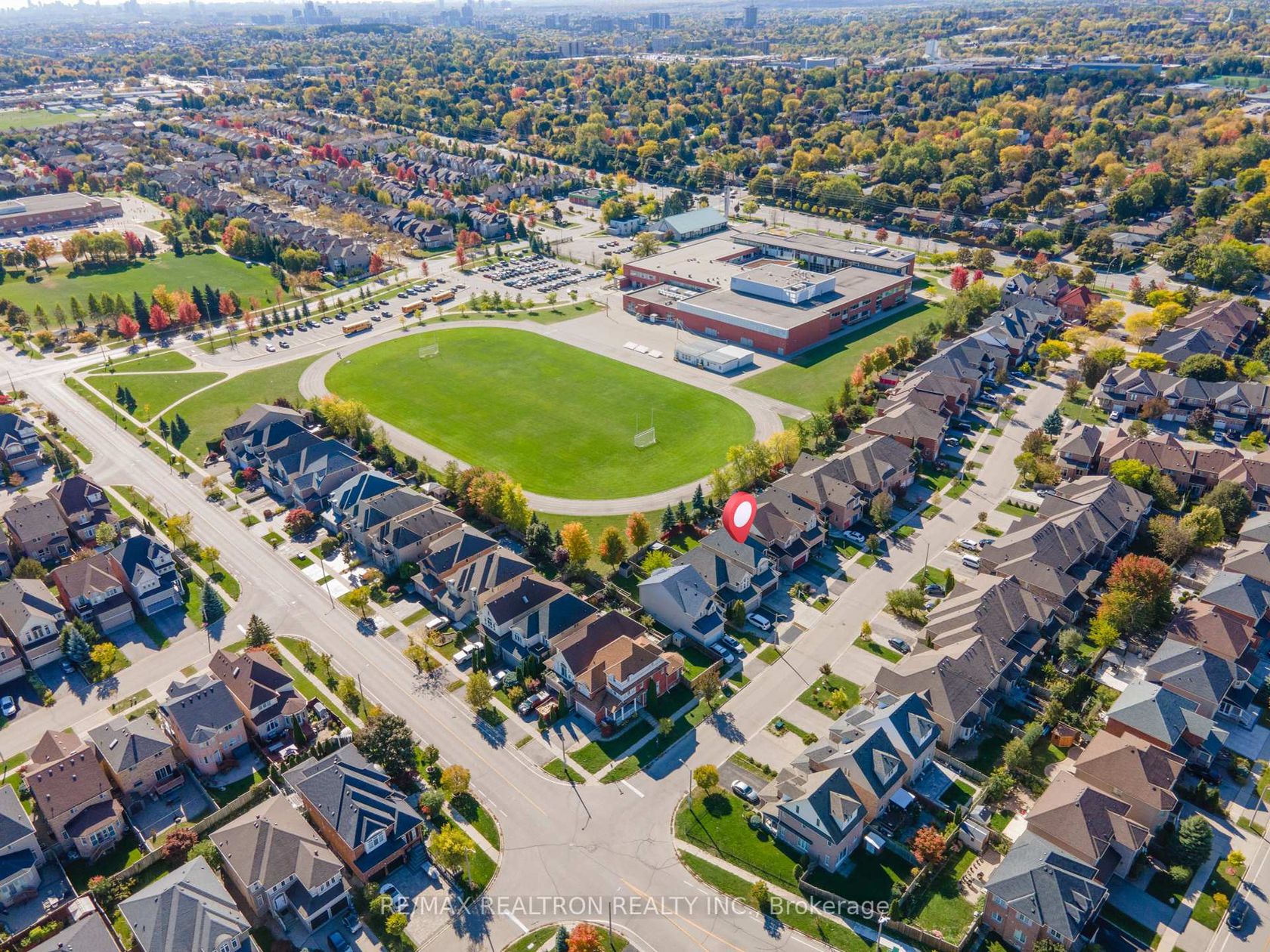 11 Cameo Drive, Rouge Woods, Richmond Hill photo number 2