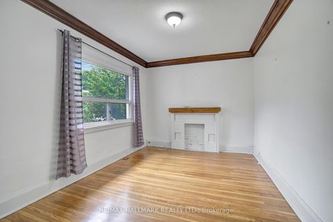 Photo 4 at 9 Costain Avenue, Danforth, Toronto Photo 4 at 9 Costain Avenue, Danforth, Toronto