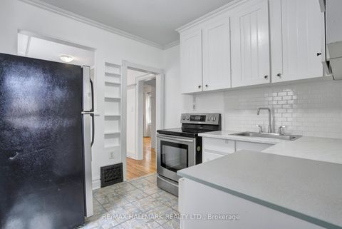 Photo 6 at 9 Costain Avenue, Danforth, Toronto Photo 6 at 9 Costain Avenue, Danforth, Toronto