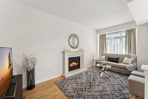 Photo 12 at 57 Littleriver Court, Patterson, Vaughan
