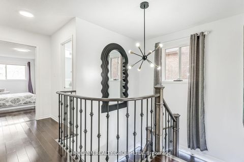 Photo 12 at 93 Revelstoke Crescent, Langstaff, Richmond Hill