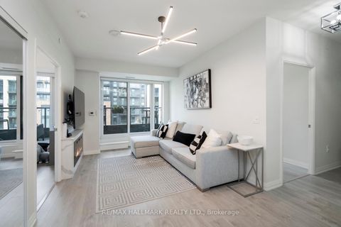Photo 1 at 729 - 99 Eagle Rock Way, Rural Vaughan, Vaughan