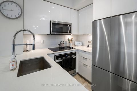 Photo 6 at 729 - 99 Eagle Rock Way, Rural Vaughan, Vaughan