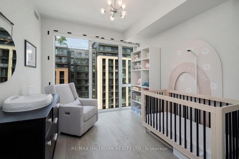 Photo 11 at 729 - 99 Eagle Rock Way, Rural Vaughan, Vaughan