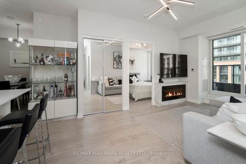 Photo 15 at 729 - 99 Eagle Rock Way, Rural Vaughan, Vaughan