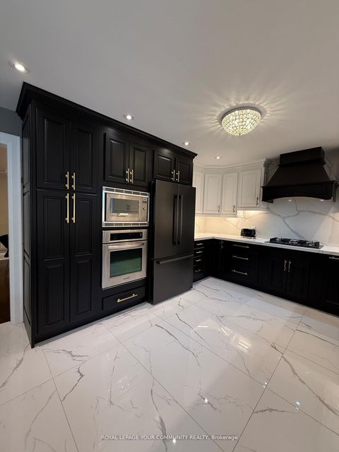 Photo 6 at 20 White Lodge Crescent N, Mill Pond, Richmond Hill