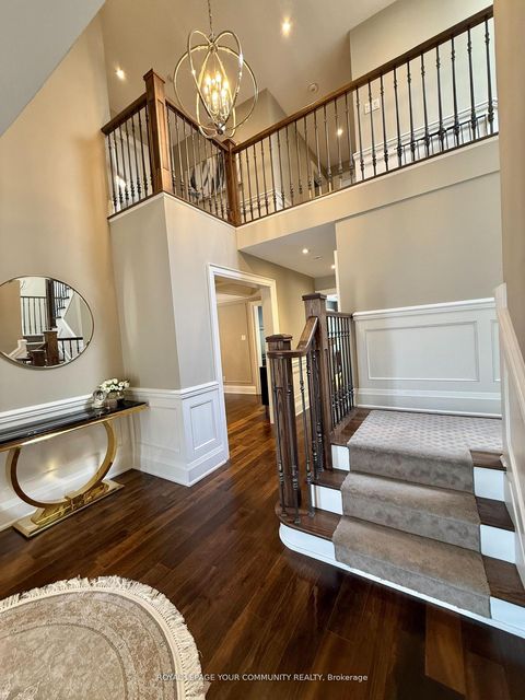 Photo 10 at 20 White Lodge Crescent N, Mill Pond, Richmond Hill