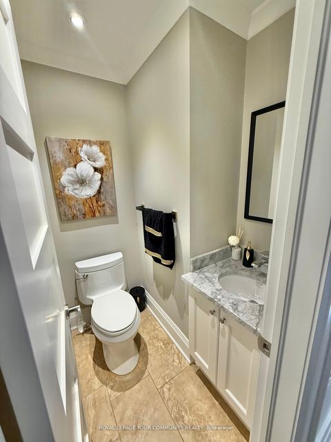 Photo 11 at 20 White Lodge Crescent N, Mill Pond, Richmond Hill