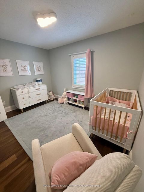 Photo 17 at 20 White Lodge Crescent N, Mill Pond, Richmond Hill