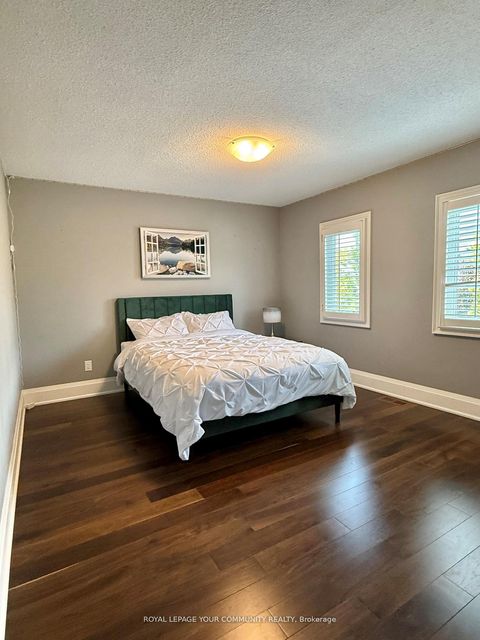 Photo 21 at 20 White Lodge Crescent N, Mill Pond, Richmond Hill