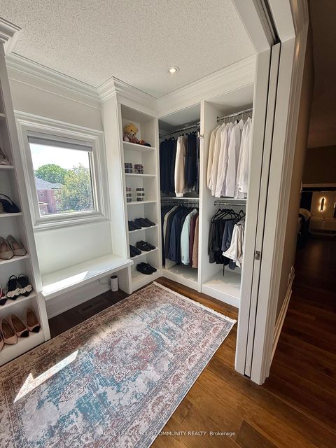 Photo 22 at 20 White Lodge Crescent N, Mill Pond, Richmond Hill