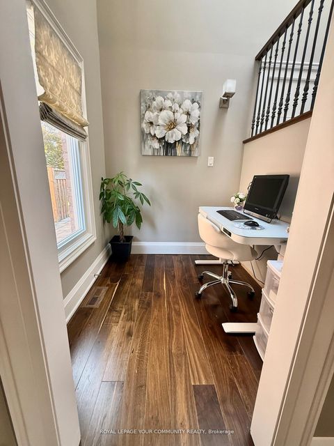 Photo 28 at 20 White Lodge Crescent N, Mill Pond, Richmond Hill