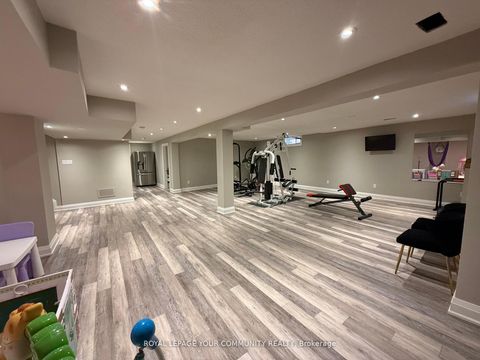 Photo 29 at 20 White Lodge Crescent N, Mill Pond, Richmond Hill