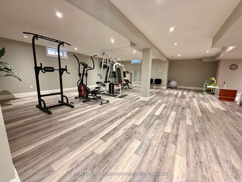 Photo 30 at 20 White Lodge Crescent N, Mill Pond, Richmond Hill