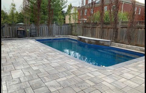 Photo 32 at 20 White Lodge Crescent N, Mill Pond, Richmond Hill